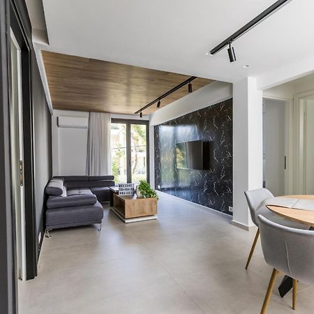 Varkiza Luxury Suites By Raise Vari  Luaran gambar