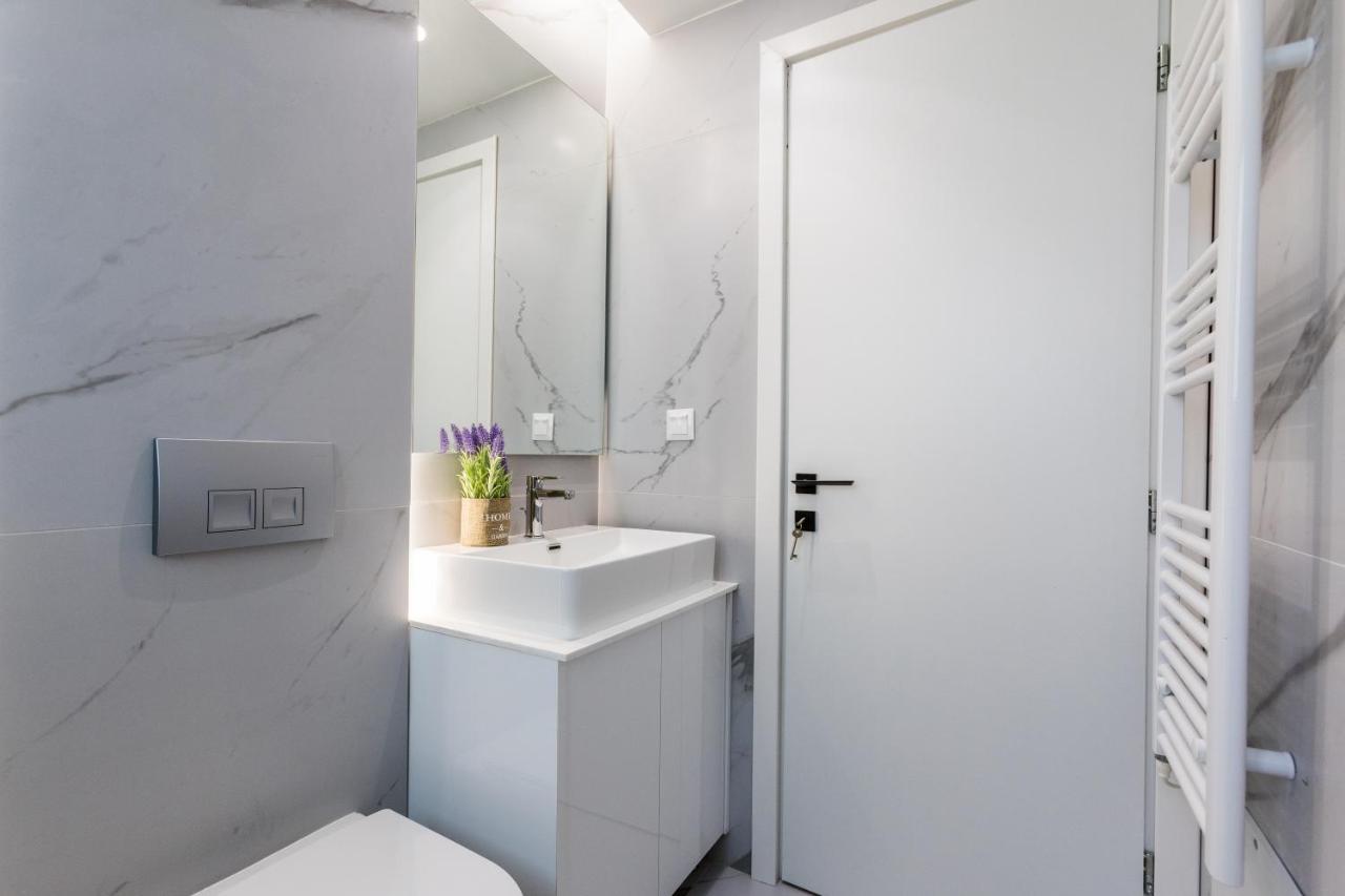 Varkiza Luxury Suites By Raise Vari  Luaran gambar