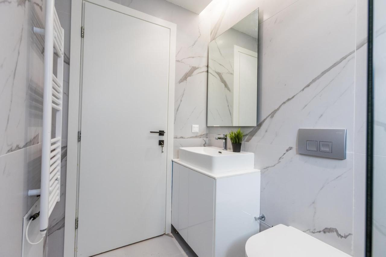 Varkiza Luxury Suites By Raise Vari  Luaran gambar