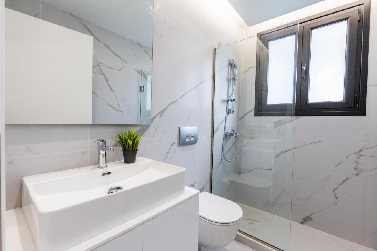 Varkiza Luxury Suites By Raise Vari  Luaran gambar
