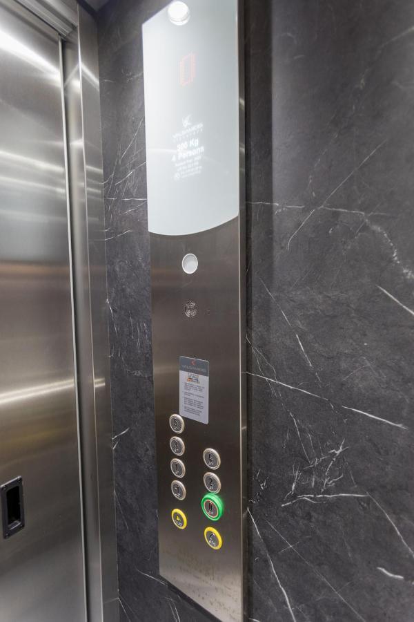 Varkiza Luxury Suites By Raise Vari  Luaran gambar