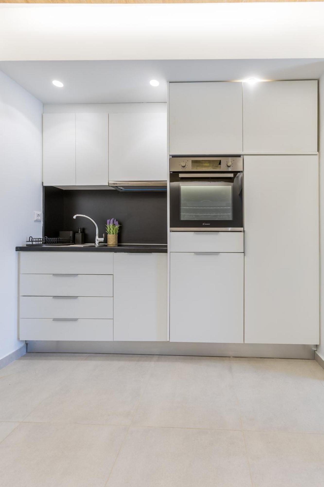 Varkiza Luxury Suites By Raise Vari  Luaran gambar